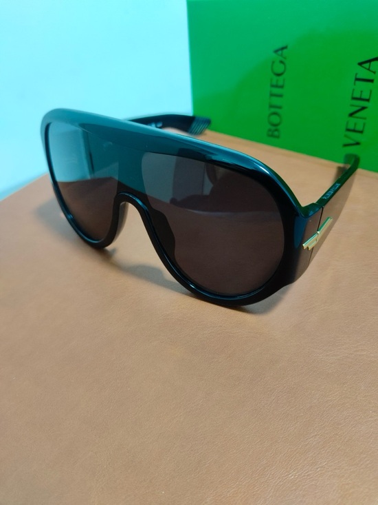 Bottega Veneta Accessories - Bottega Veneta Black Sunglasses